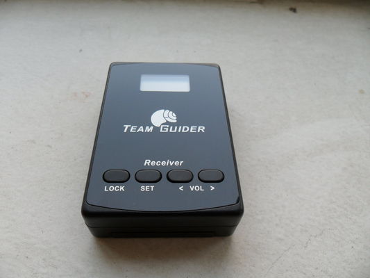 Mini transmissor Handheld prático do guia turística L8, sistema sem fio preto da tradução